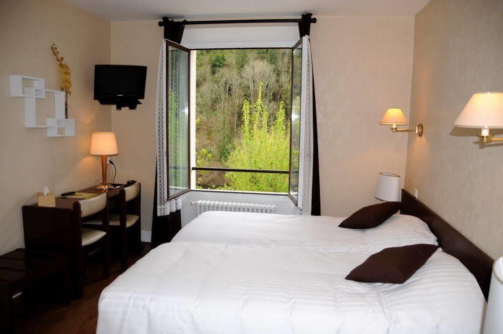 Logis Hotel Le Belle Rive Najac Exterior photo